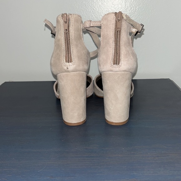 Bleecker & Bond, Taupe Pumps, Crisscross Ankle Straps, Size 6.5, New With Tags - Picture 4 of 10